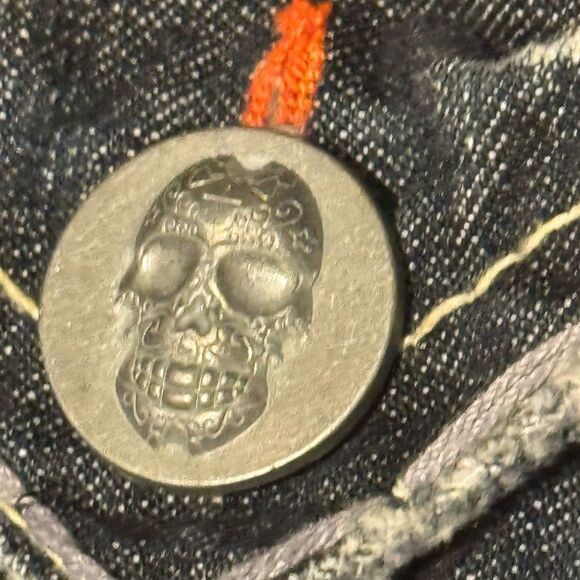 VTG LAGUNA BEACH Rare men 29 Dark Denim Shorts , skulls hardware Embroidery - Picture 3 of 10
